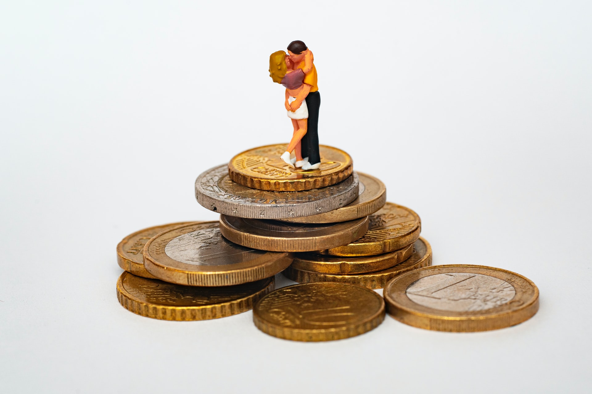 O casal com as finanças organizadas vive mais tranquilo. Fonte: Unsplash.
