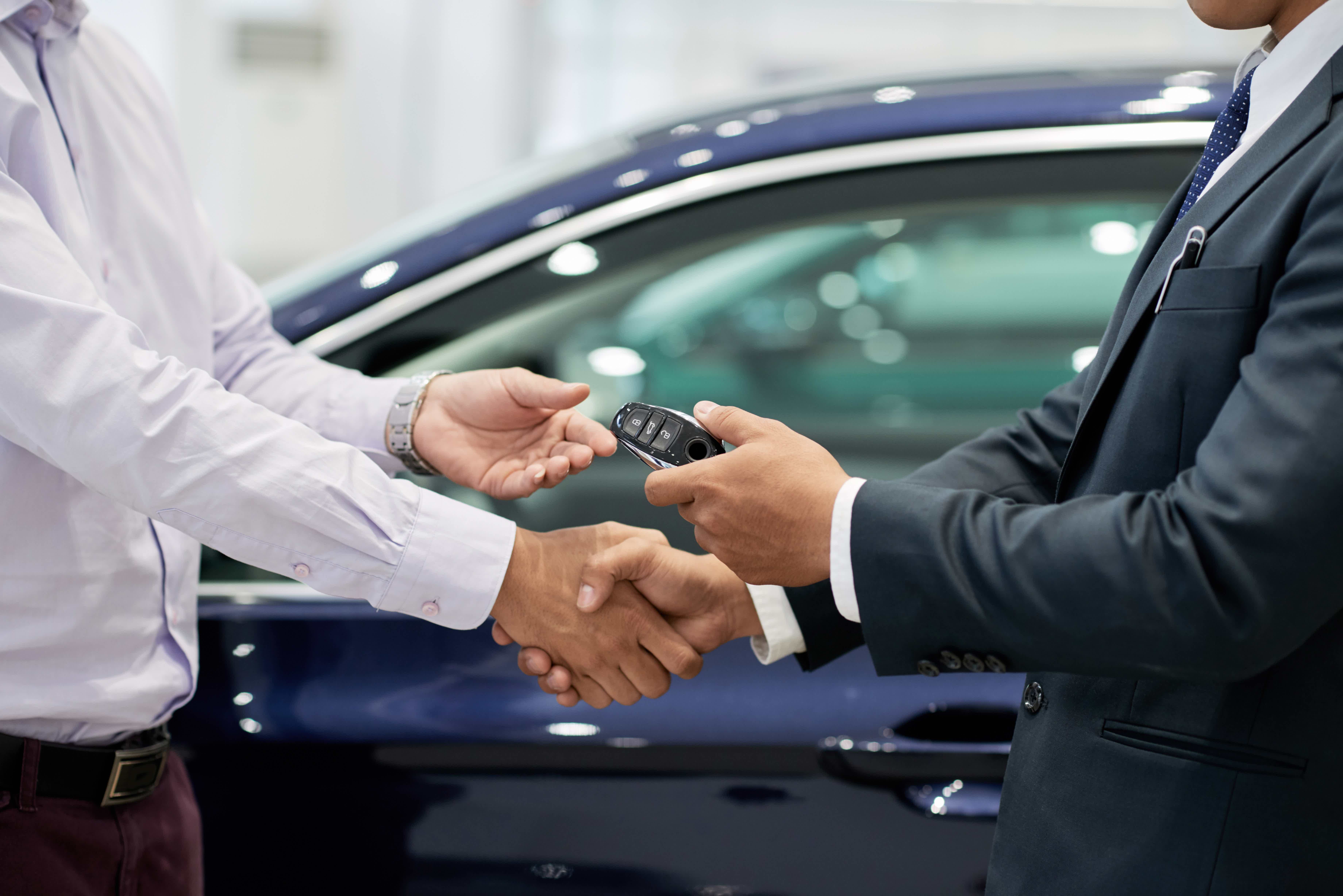 Conheça nossas dicas para economizar na hora de comprar seu carro. Fonte: AdobeStock