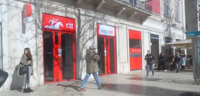 Você pode ir até uma das Lojas CTT para abrir a sua conta. Fonte: Bancos de Portugal