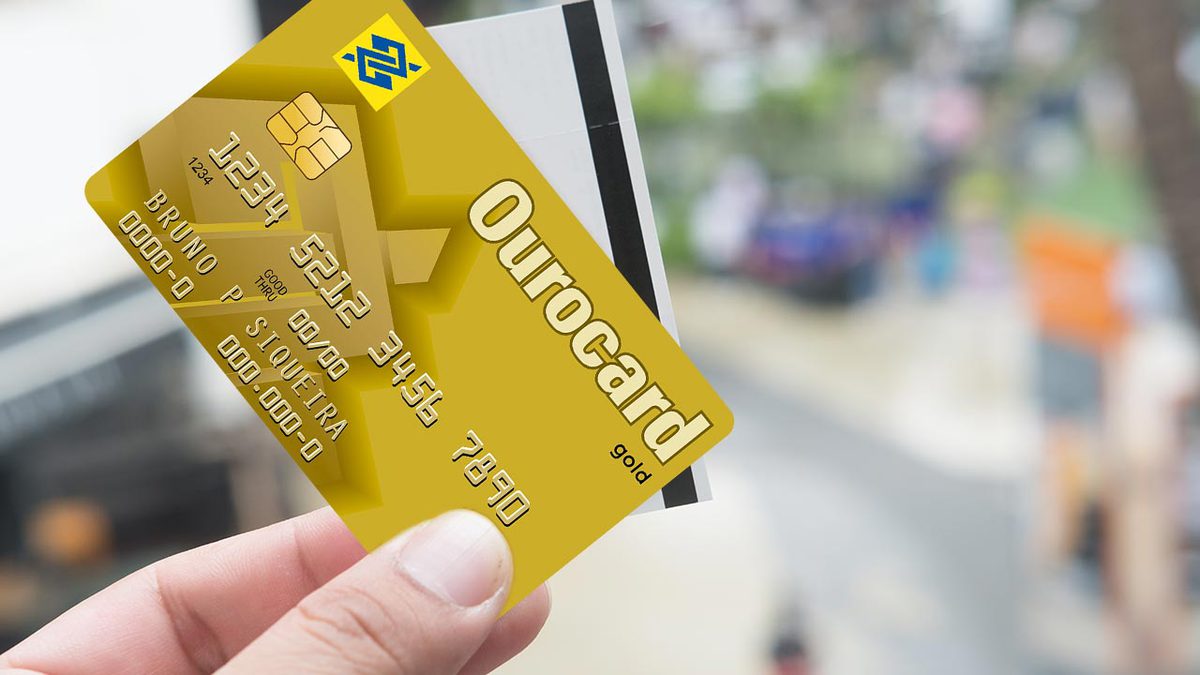 Cartão Ourocard ou Cartão PagBank: qual escolher? Imagem: Foregon