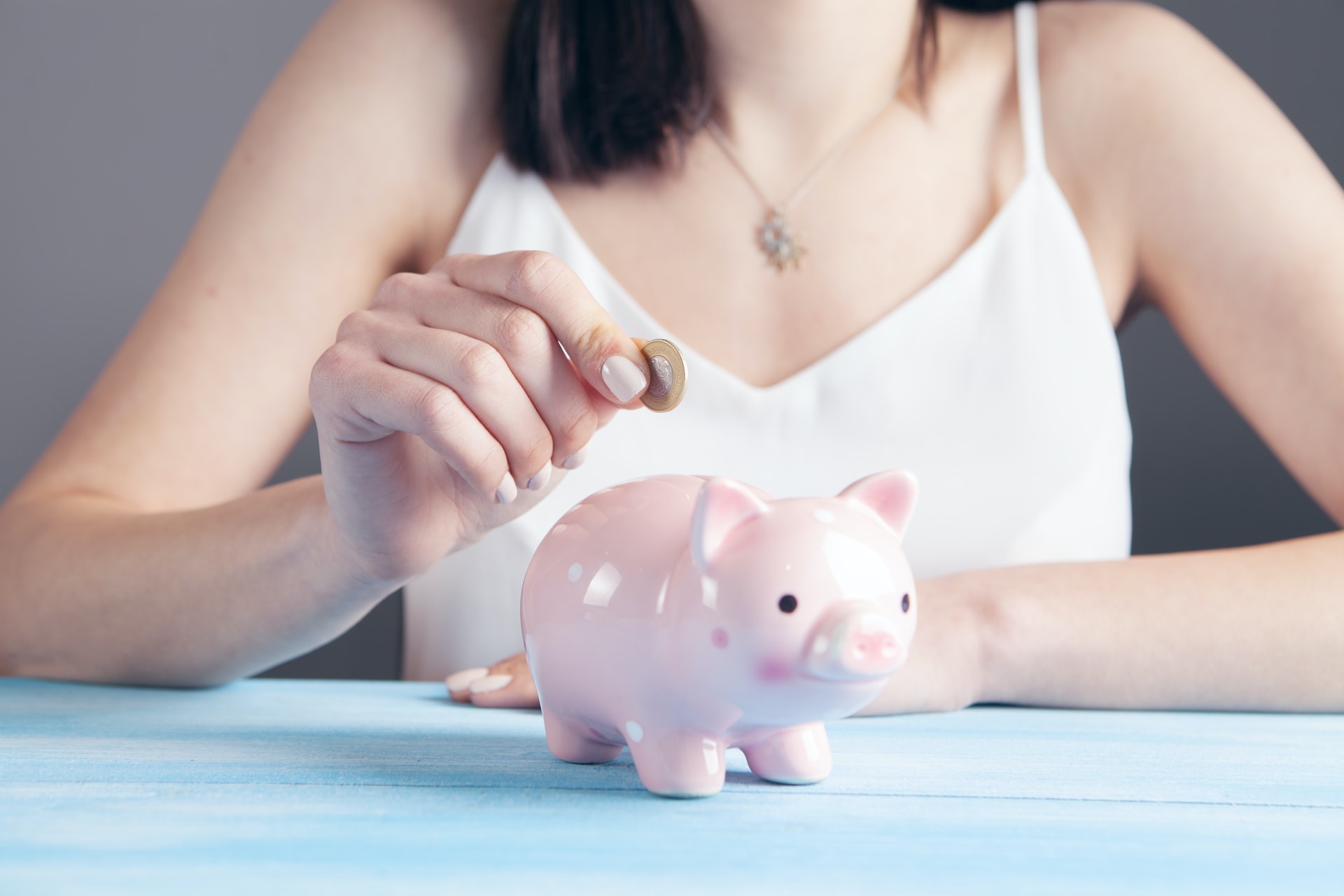 Conheça opções melhores do que o porquinho para guardar seu dinheiro. Fonte: Unsplash