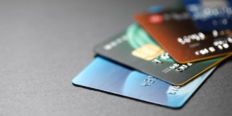 Cuidado com o cartão de crédito (Imagem: MeuTudo)